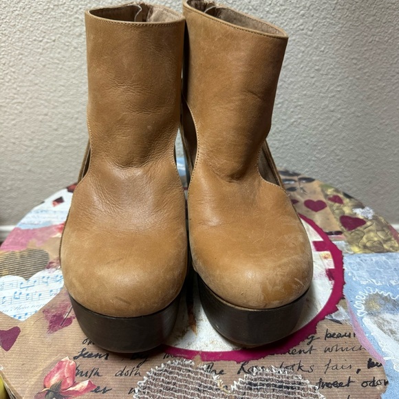 Free People clogs ✨ - Picture 3 of 6